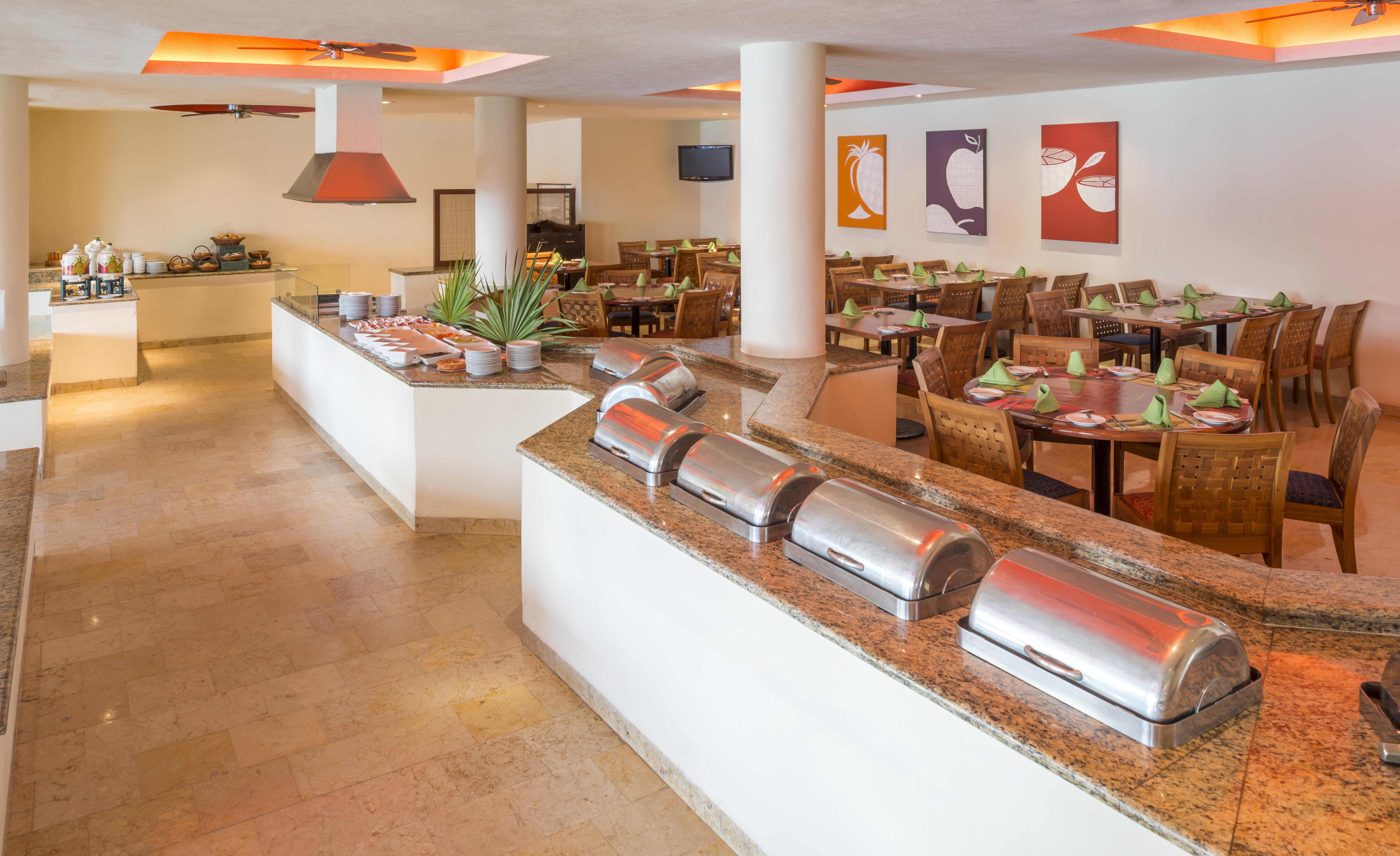 阿卡普尔科迪亚曼特卡米诺里尔酒店 外观 照片 Buffet at a resort