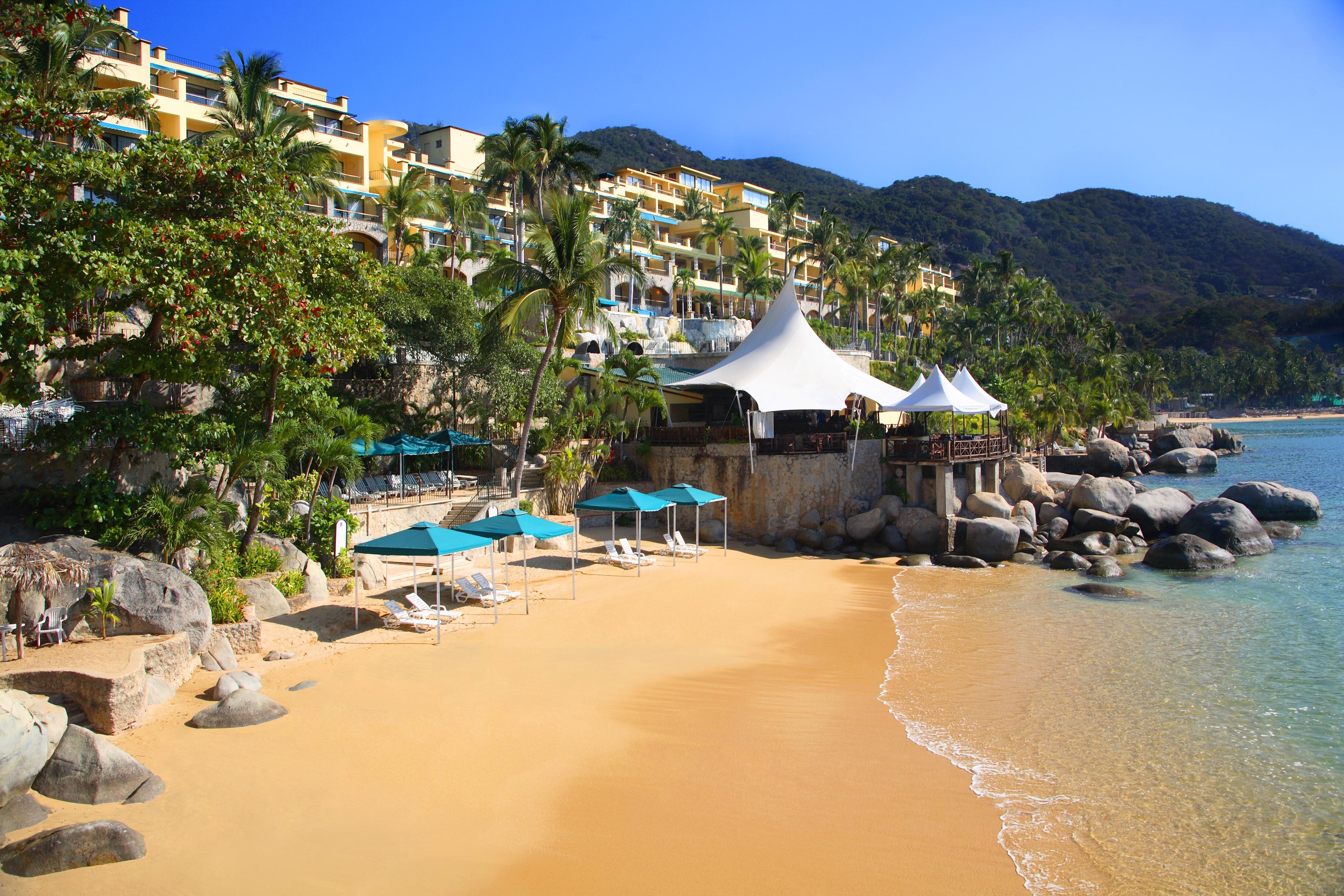 阿卡普尔科迪亚曼特卡米诺里尔酒店 外观 照片 The beach at the Shangri-La resort