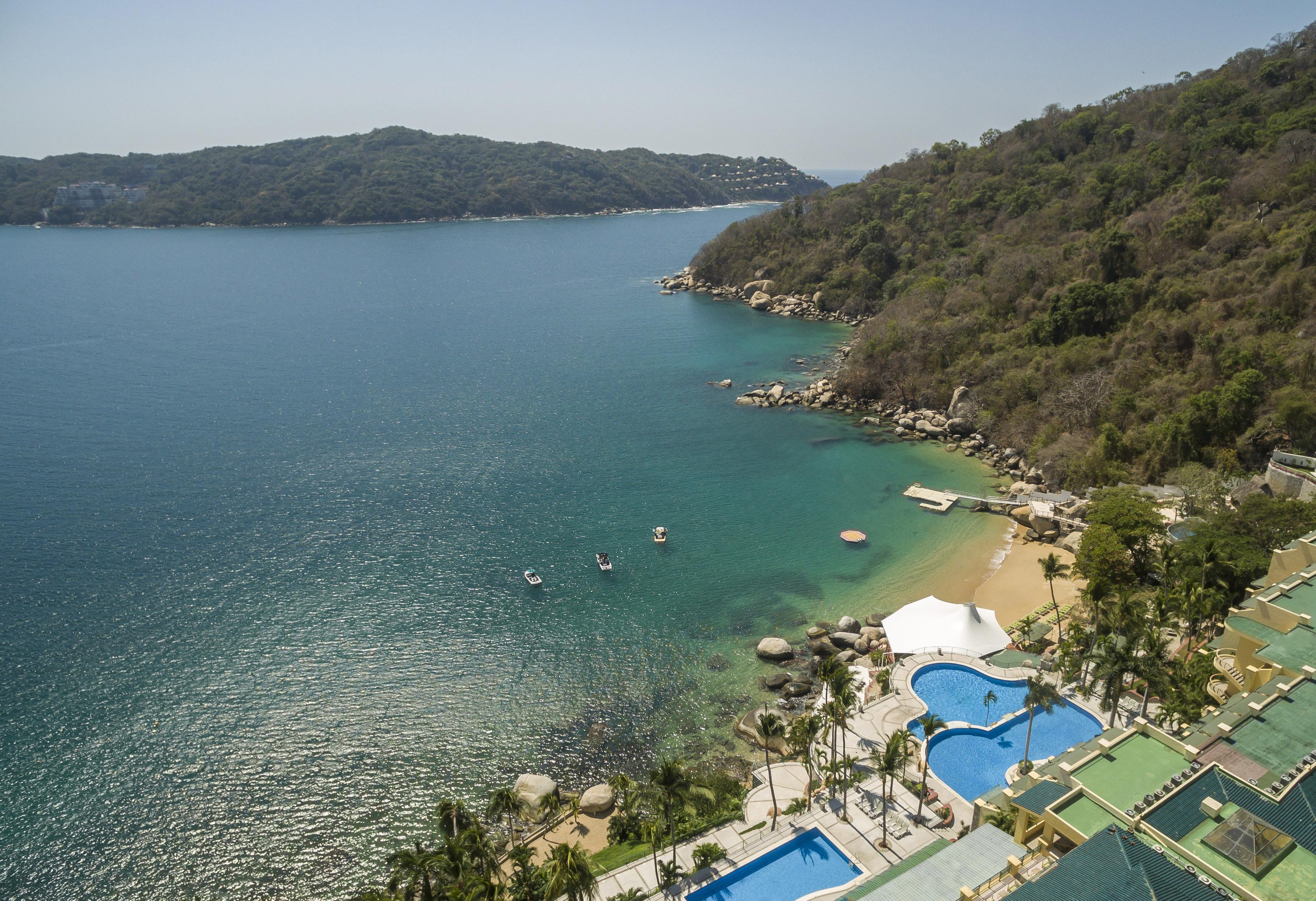 阿卡普尔科迪亚曼特卡米诺里尔酒店 外观 照片 Aerial view of the resort