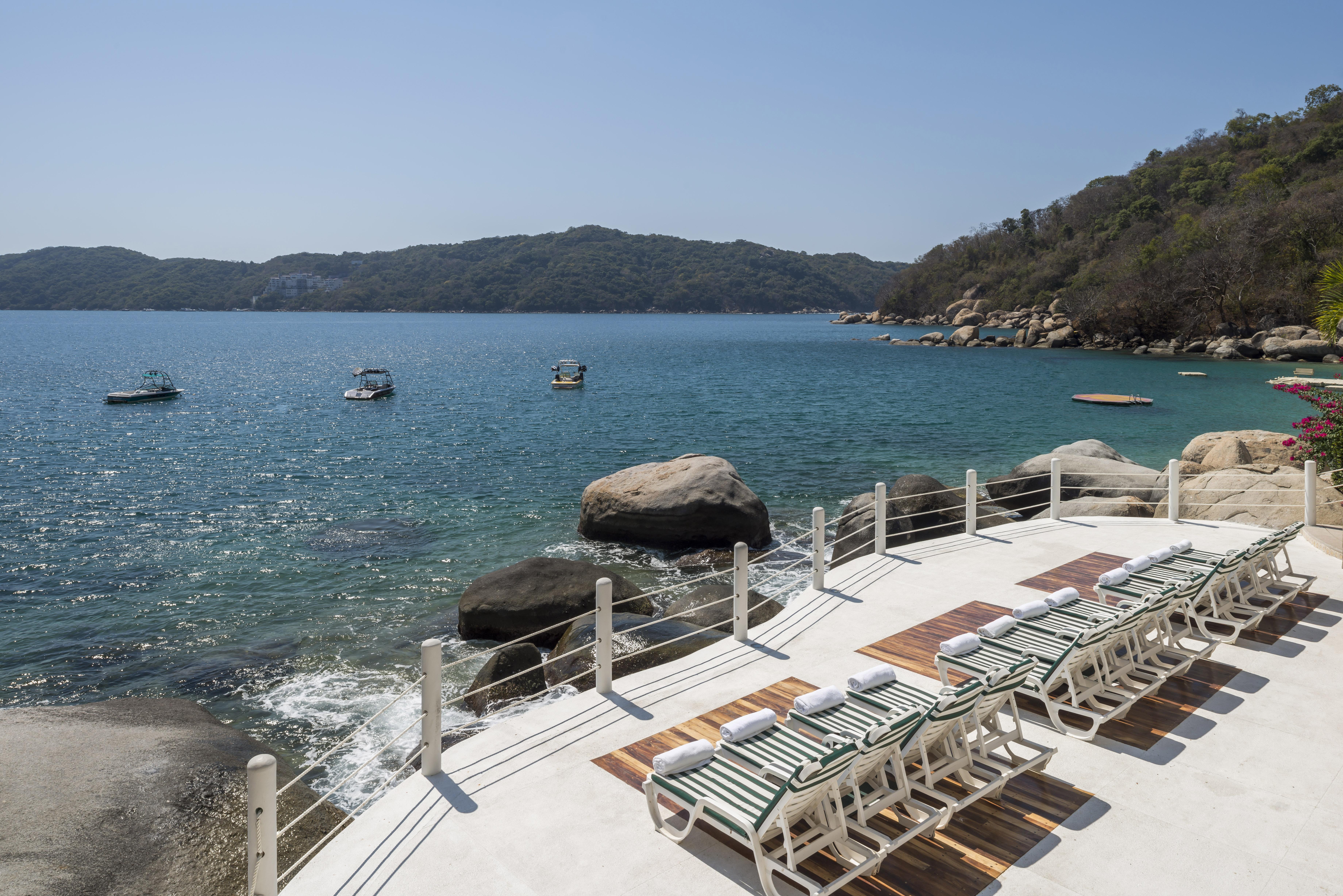 阿卡普尔科迪亚曼特卡米诺里尔酒店 外观 照片 View of the bay