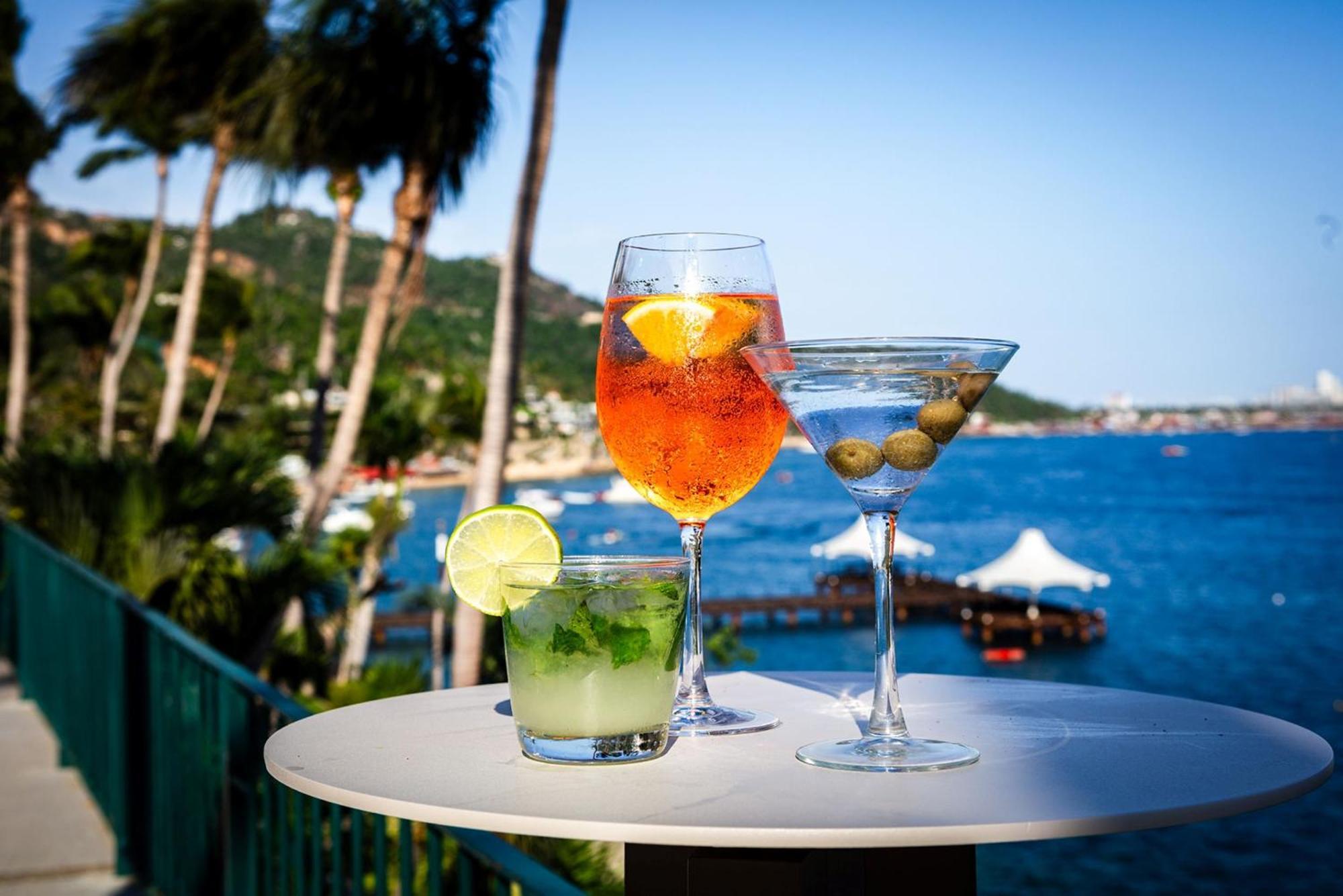 阿卡普尔科迪亚曼特卡米诺里尔酒店 外观 照片 Cocktails at the beach