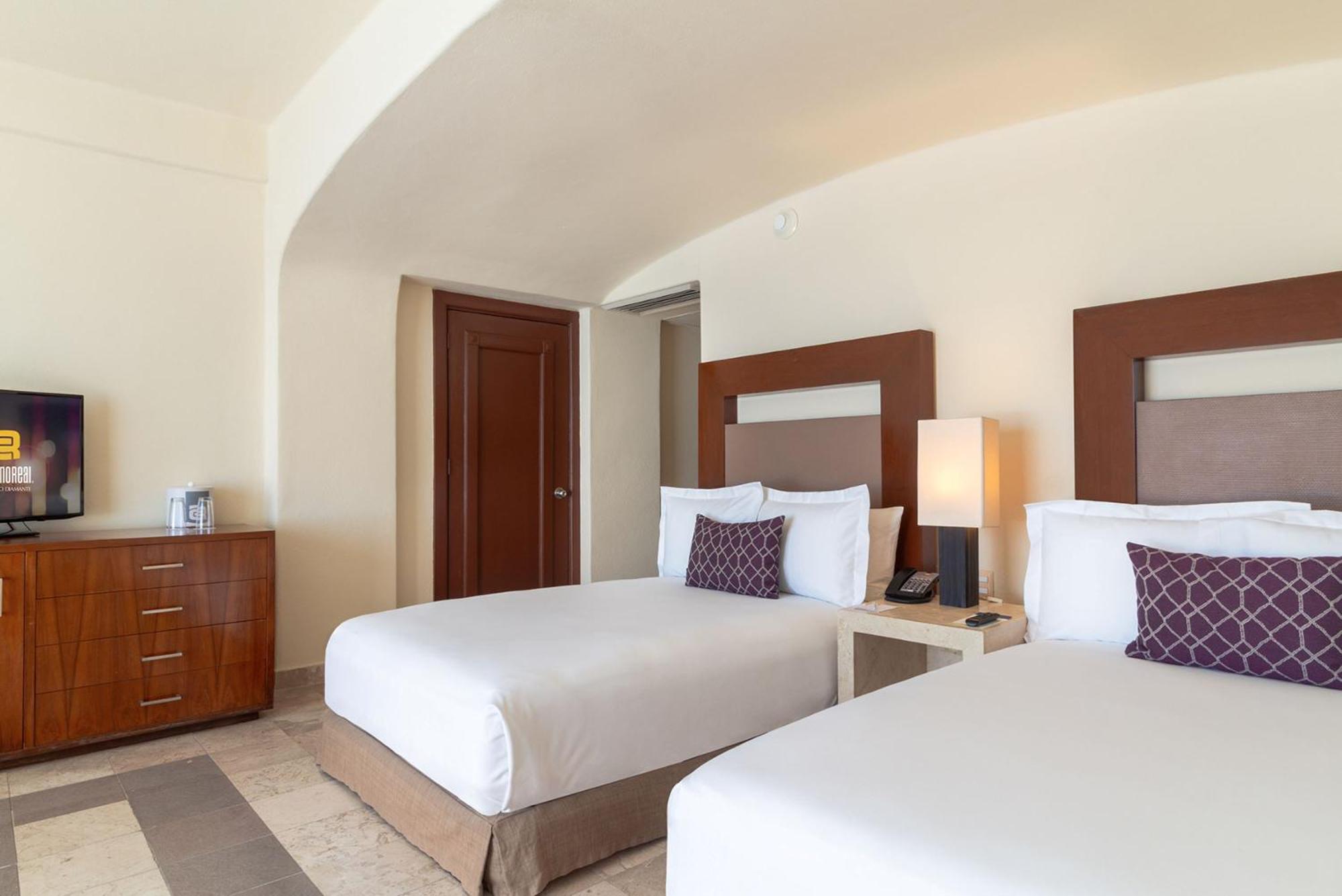 阿卡普尔科迪亚曼特卡米诺里尔酒店 外观 照片 A guest room at the Hilton Vallarta Bay Resort