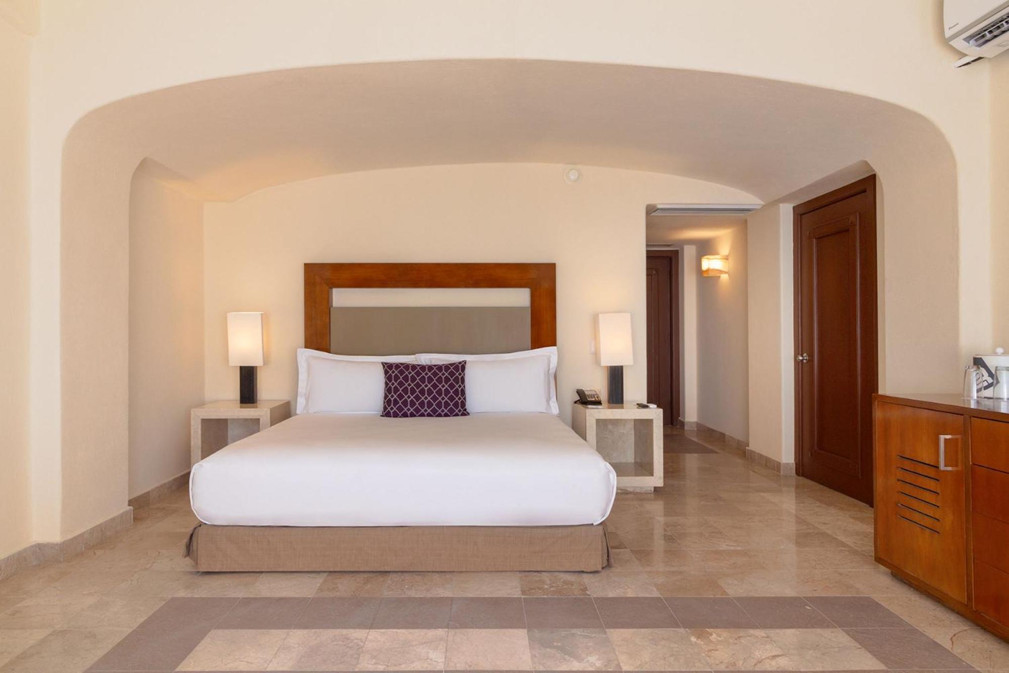 阿卡普尔科迪亚曼特卡米诺里尔酒店 外观 照片 A bedroom at the hotel
