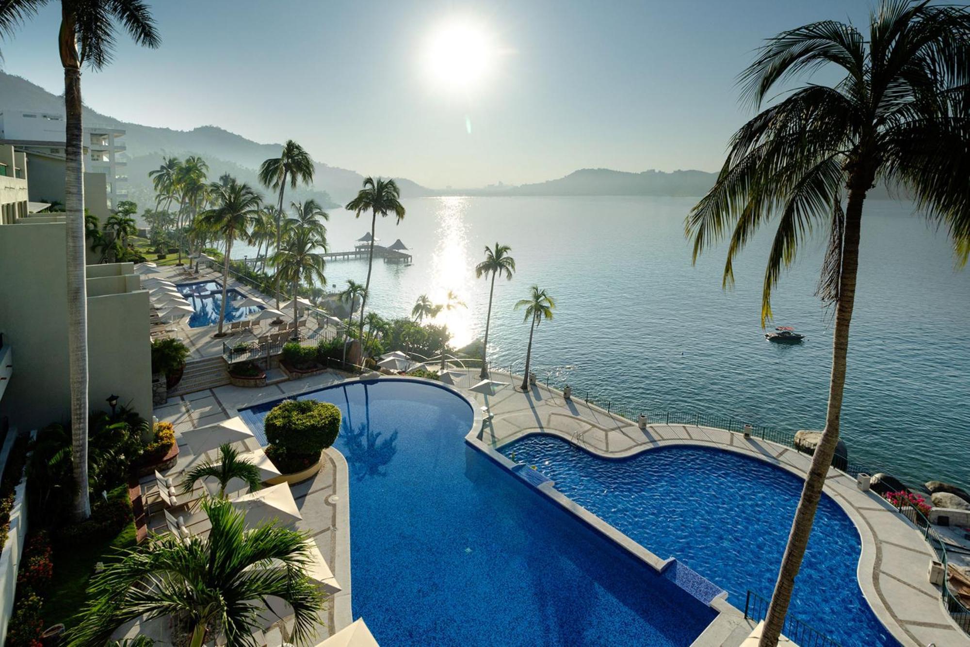 阿卡普尔科迪亚曼特卡米诺里尔酒店 外观 照片 The swimming pool at the InterContinental Nha Trang